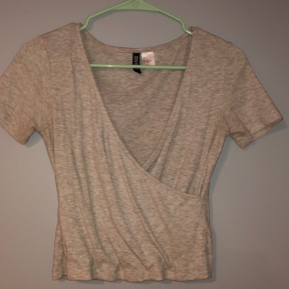 Low Neck Short Sleeve H&M shirt!